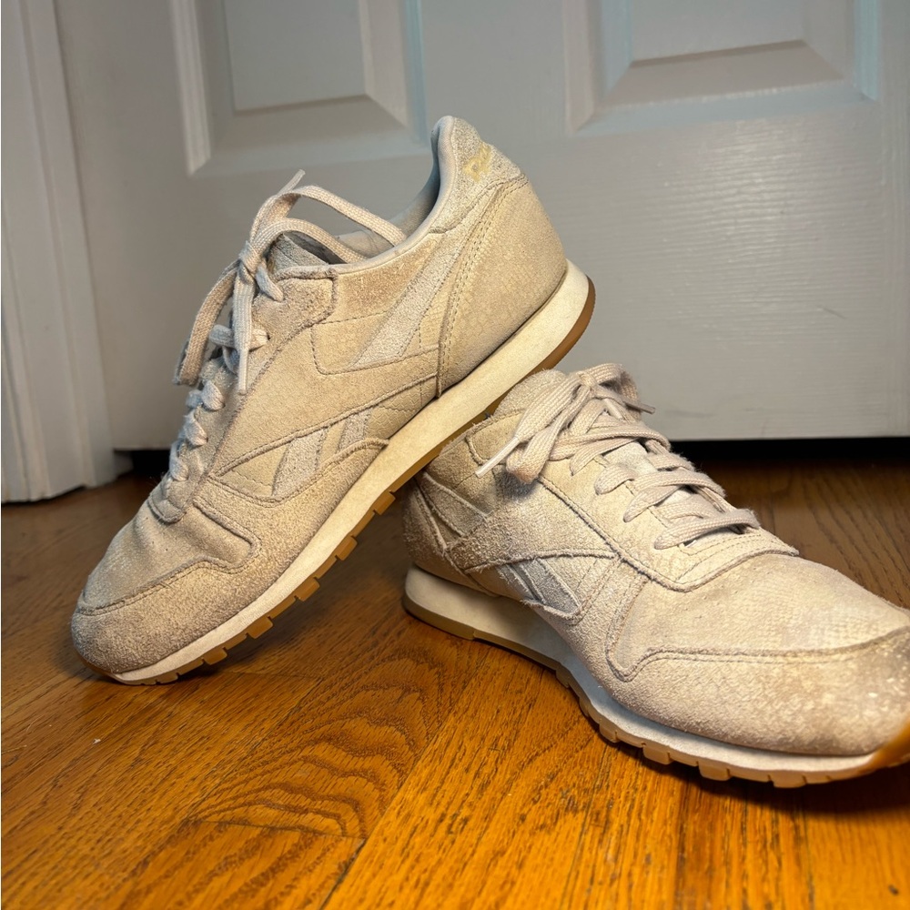 Reeboks - Picture 2 of 12